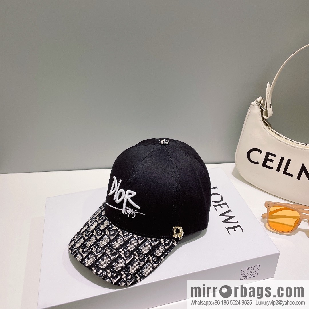 Dior's new embroidered alphabet canvas baseball cap