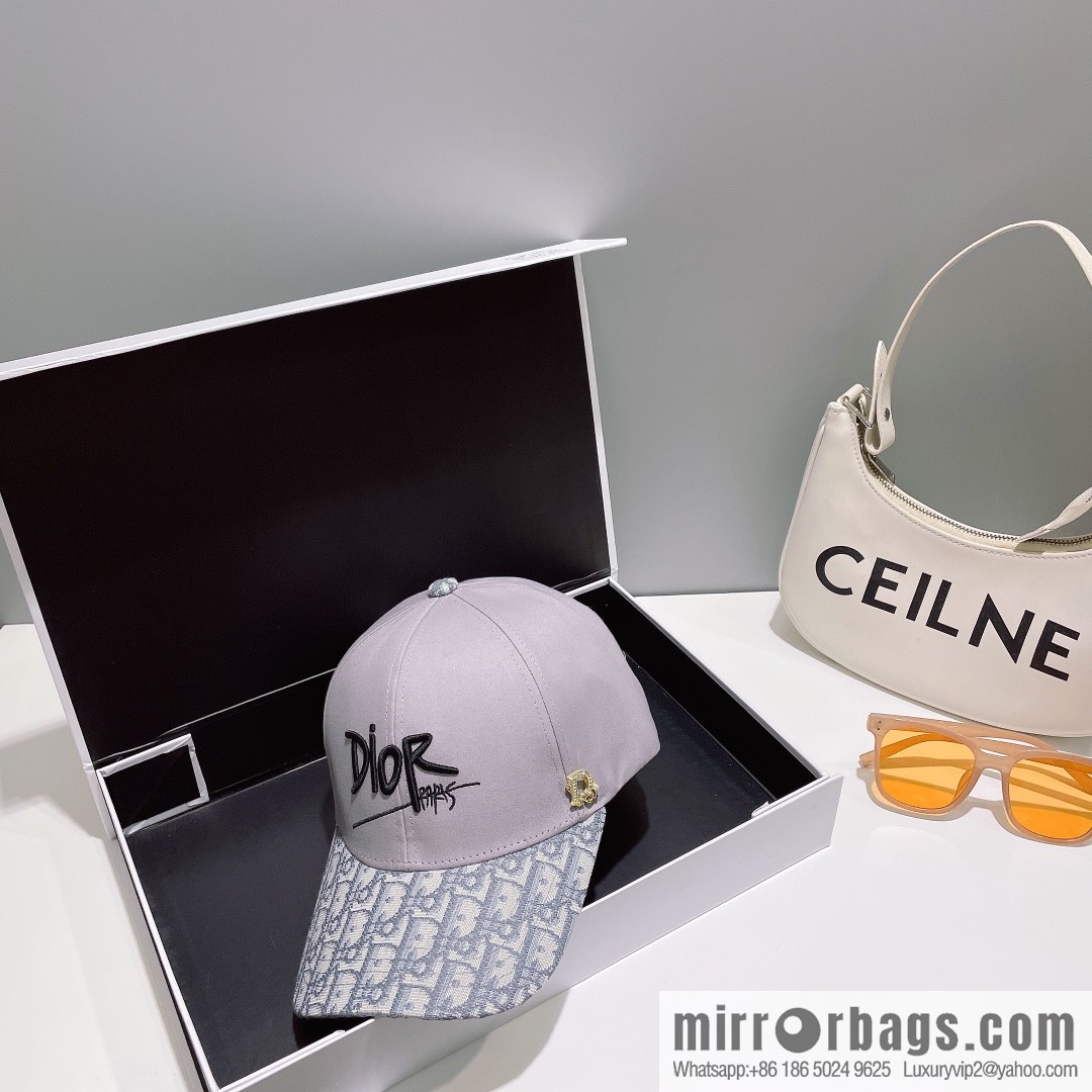 Dior's new embroidered alphabet canvas baseball cap