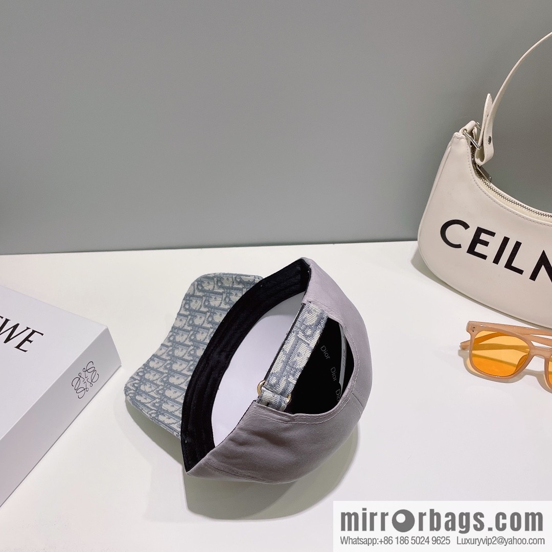 Dior's new embroidered alphabet canvas baseball cap