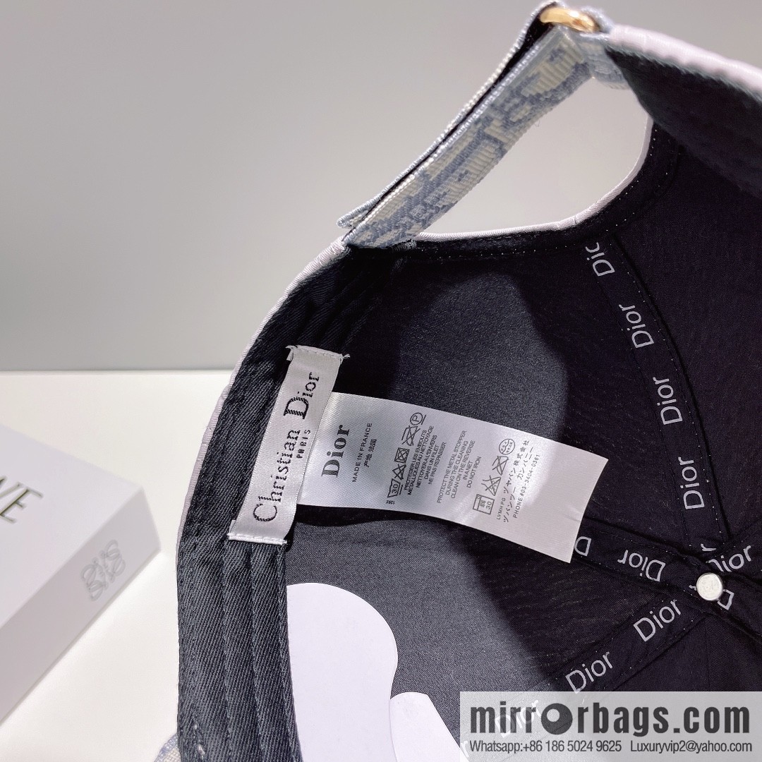 Dior's new embroidered alphabet canvas baseball cap