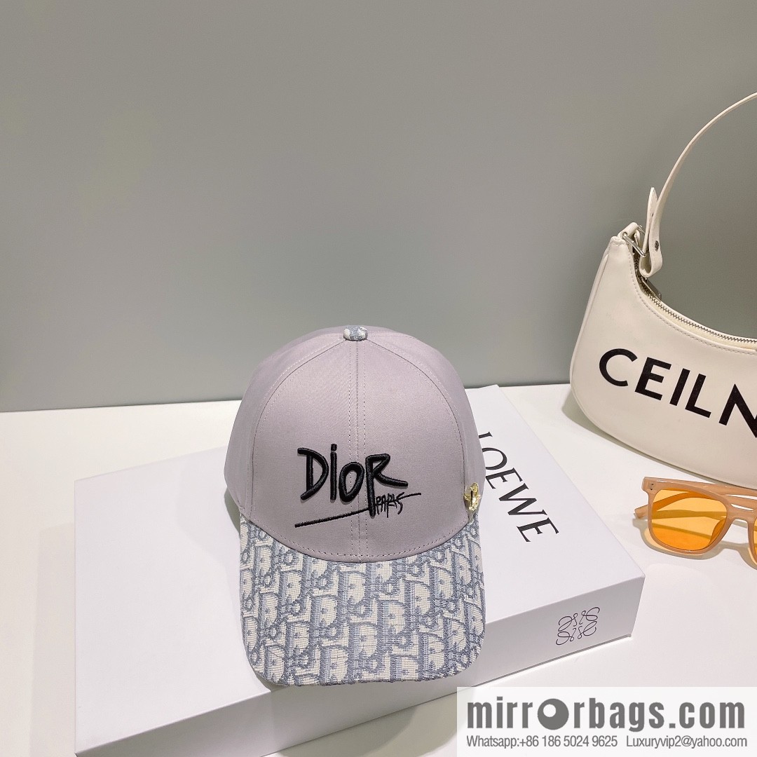 Dior's new embroidered alphabet canvas baseball cap