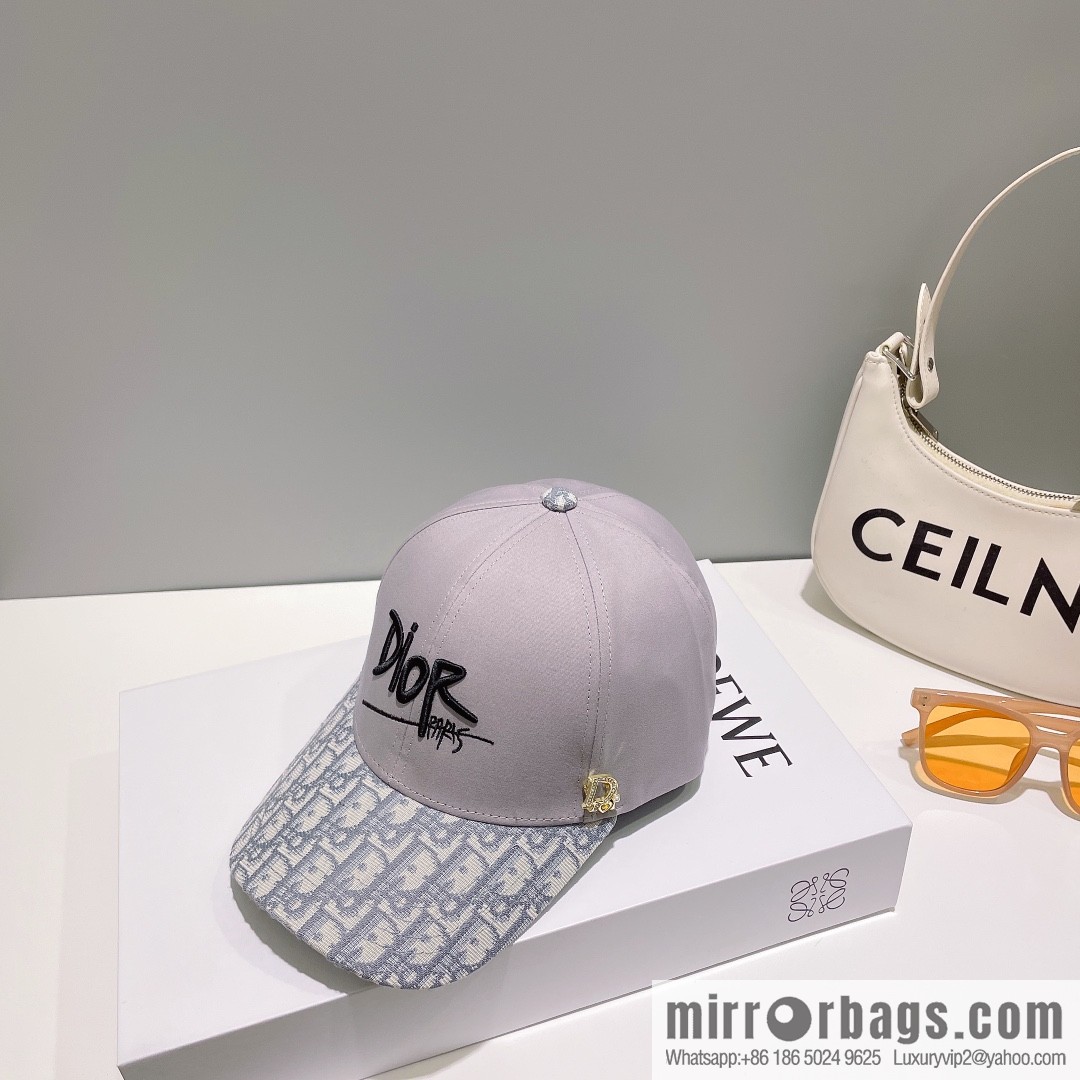 Dior's new embroidered alphabet canvas baseball cap