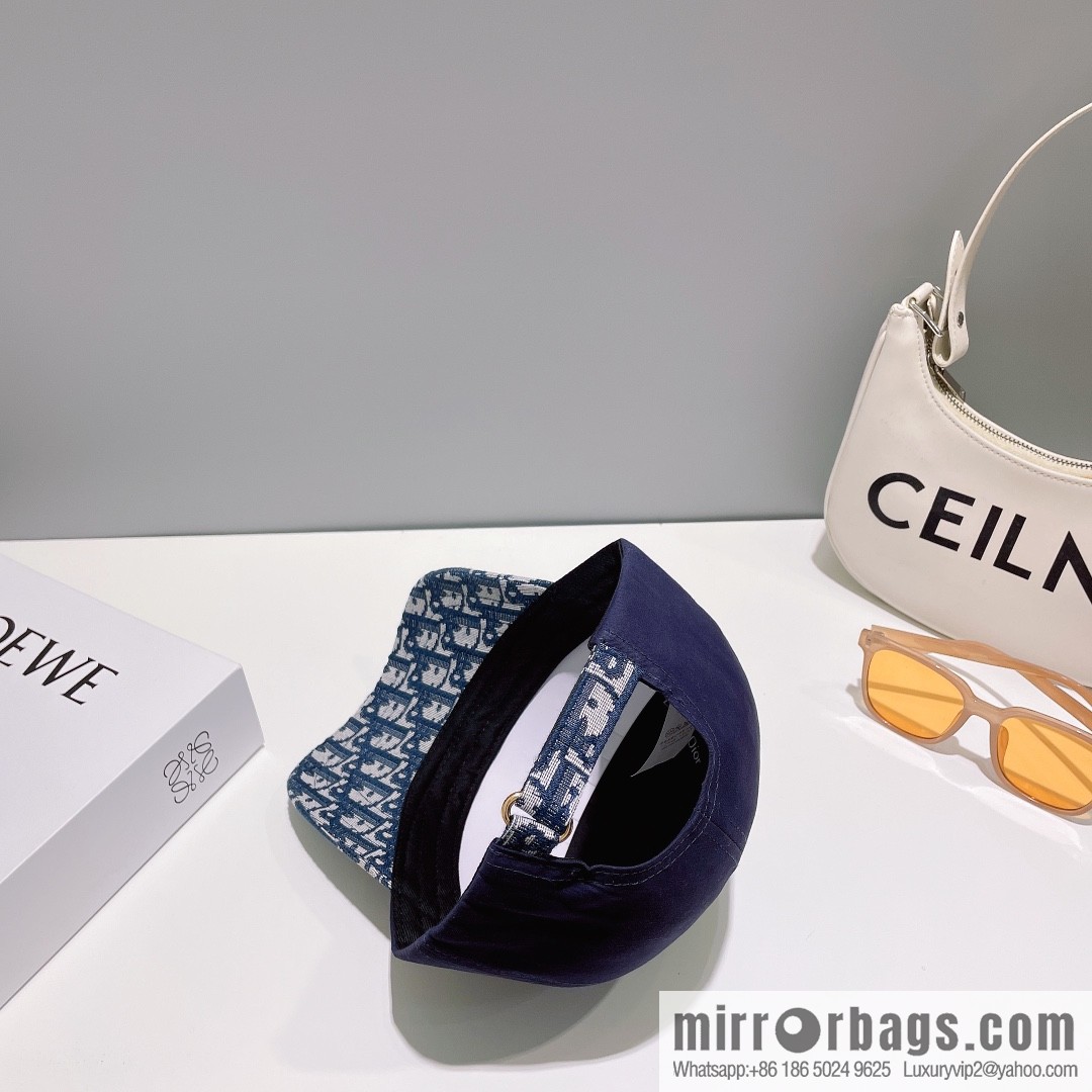 Dior's new embroidered alphabet canvas baseball cap