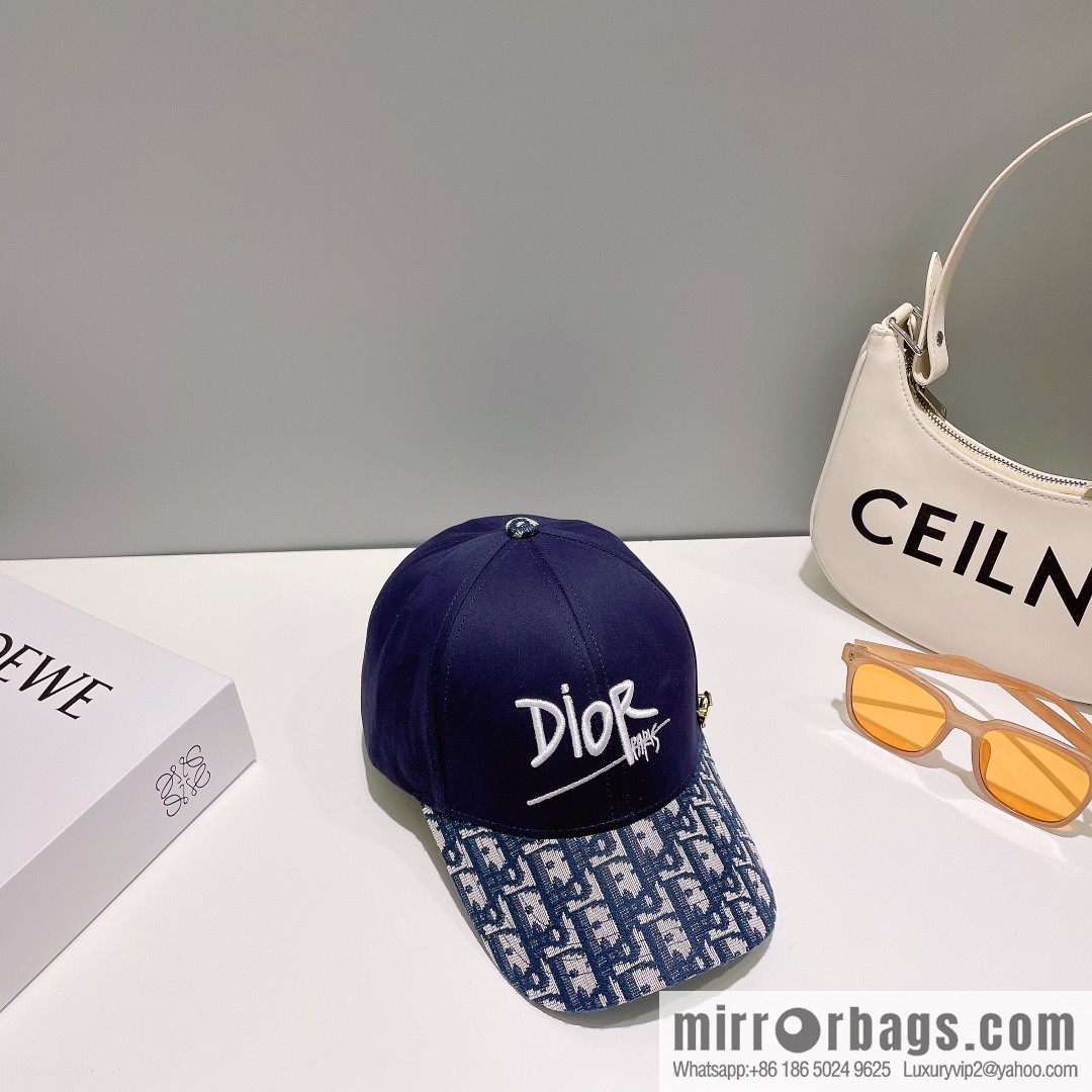 Dior's new embroidered alphabet canvas baseball cap
