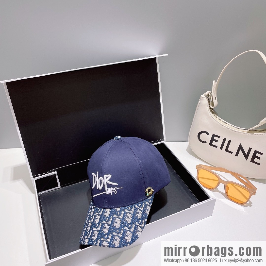 Dior's new embroidered alphabet canvas baseball cap