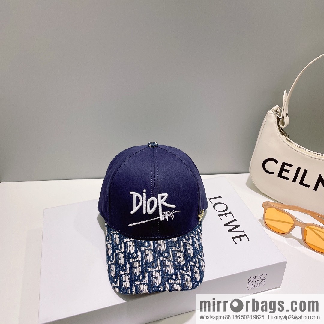 Dior's new embroidered alphabet canvas baseball cap
