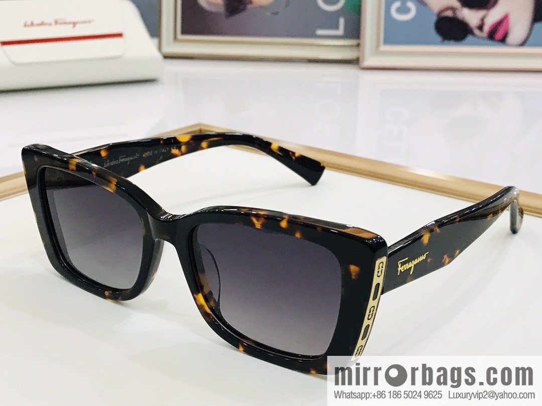 Ferragamo logo temple unisex sunglasses