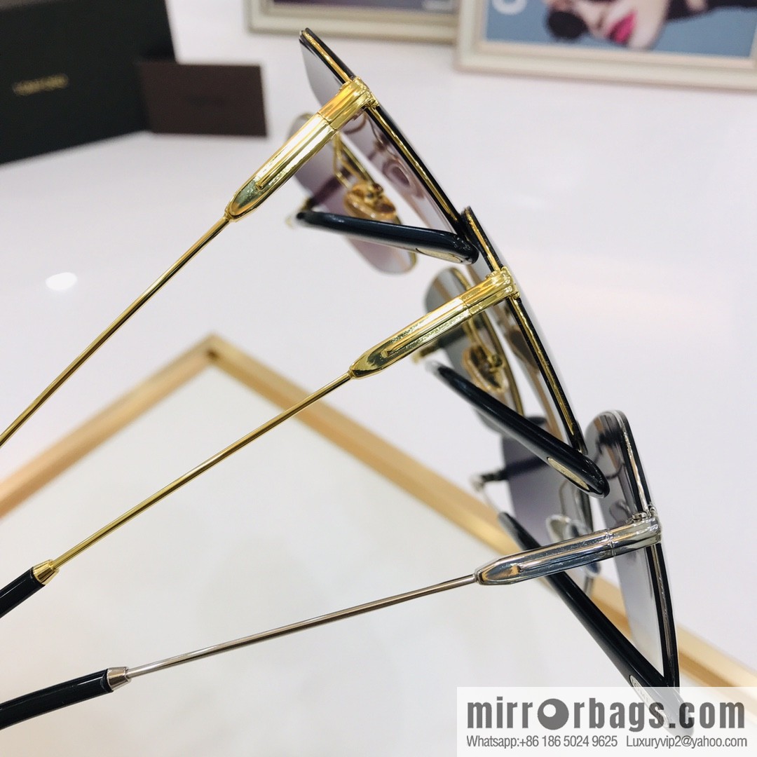 TOM FORD Ultra Light Unisex Sunglasses