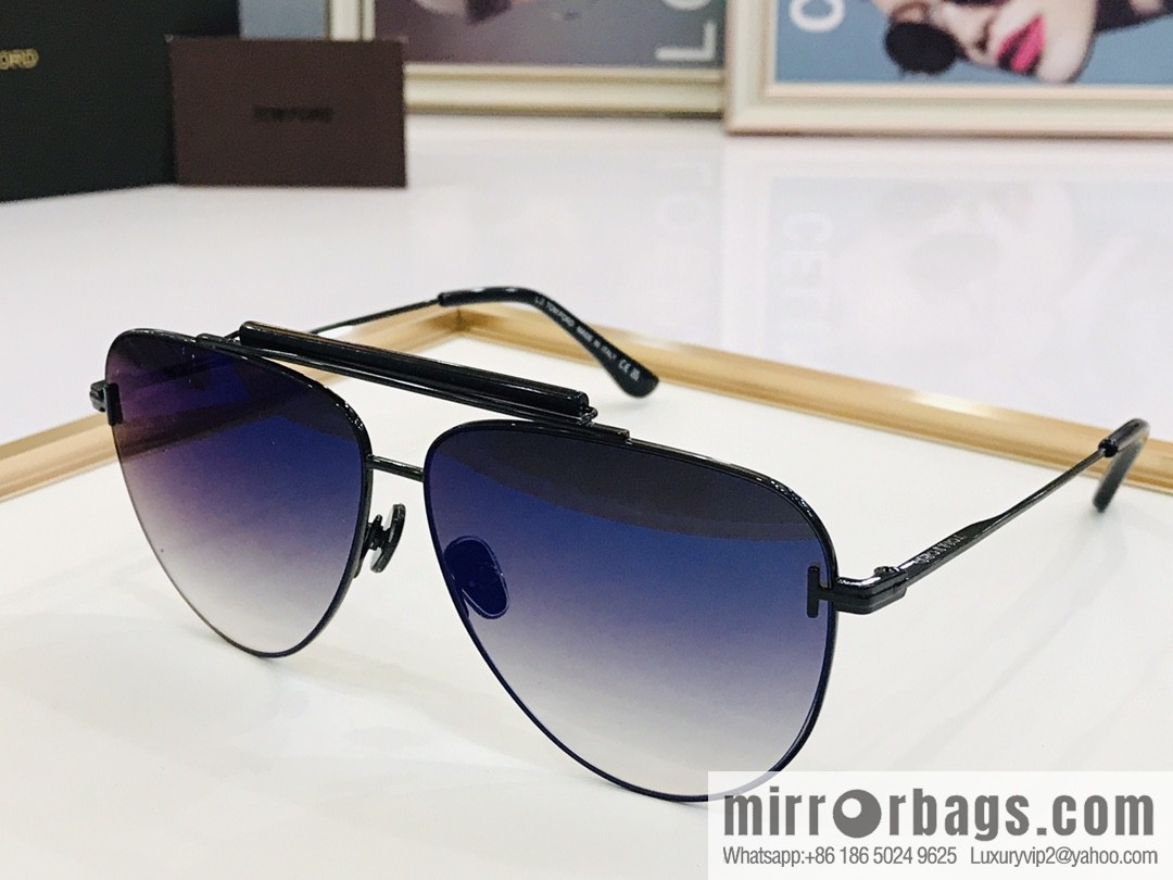 TOM FORD Ultra Light Unisex Sunglasses