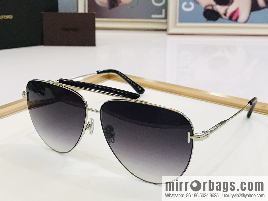 TOM FORD Ultra Light Unisex Sunglasses