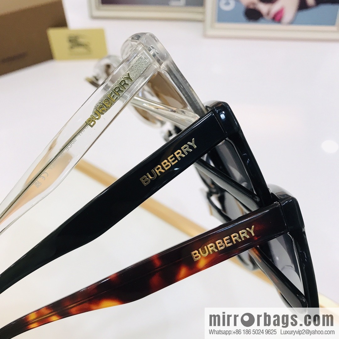 Burberry Burberry Plate Frame Unisex Sunglasses