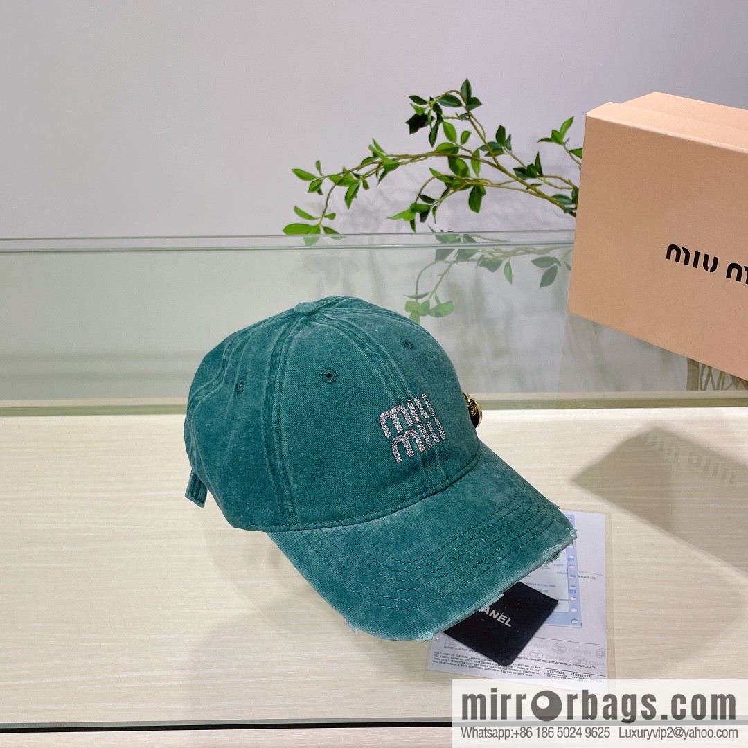 MIUMIU Miu Miu's new plain baseball cap