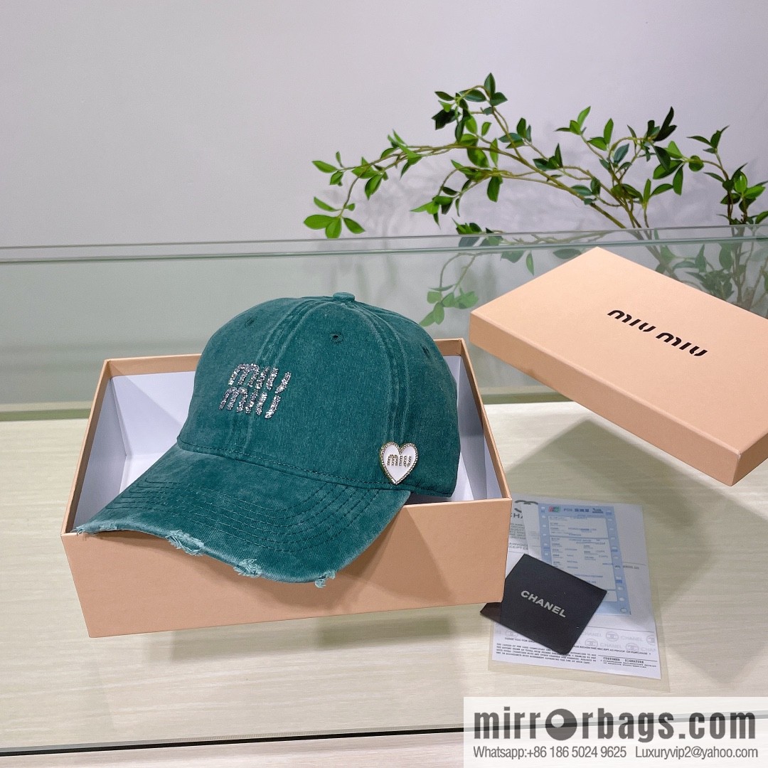 MIUMIU Miu Miu's new plain baseball cap