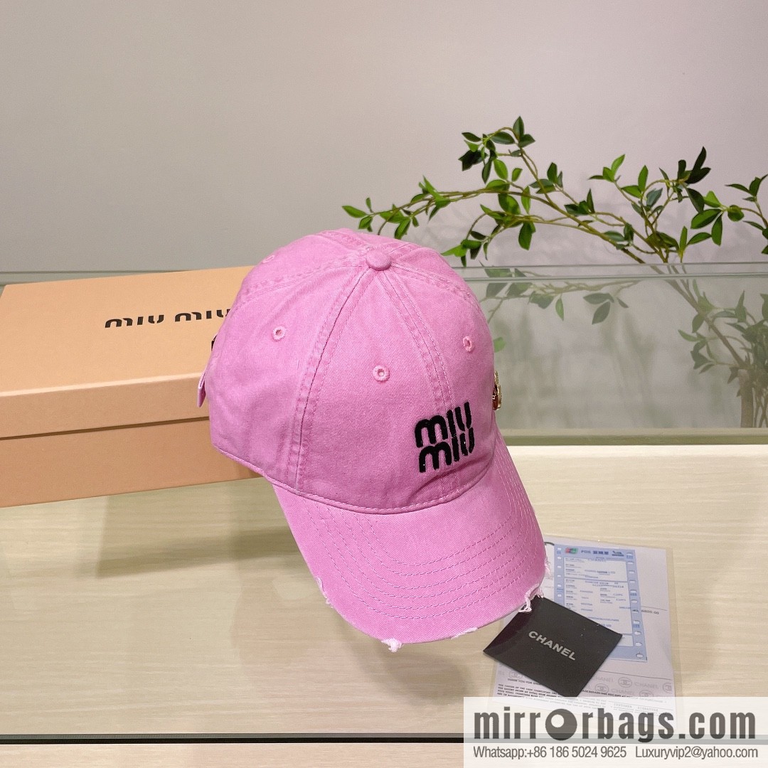 MIUMIU Miu Miu's new plain baseball cap