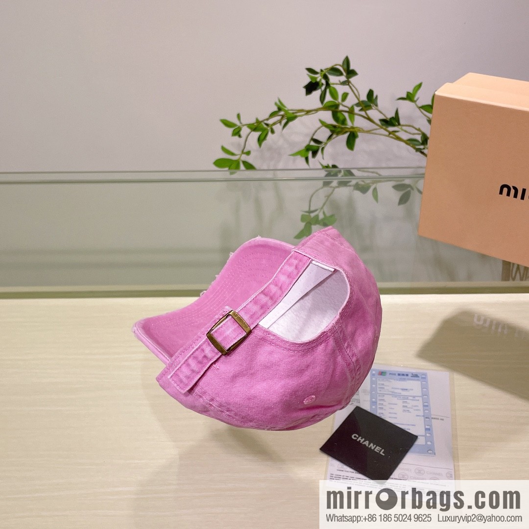 MIUMIU Miu Miu's new plain baseball cap