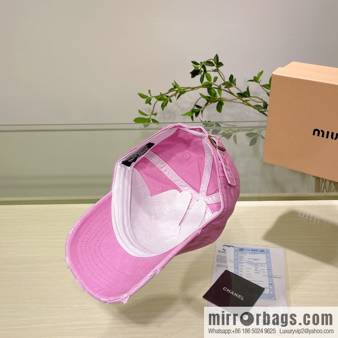 MIUMIU Miu Miu's new plain baseball cap