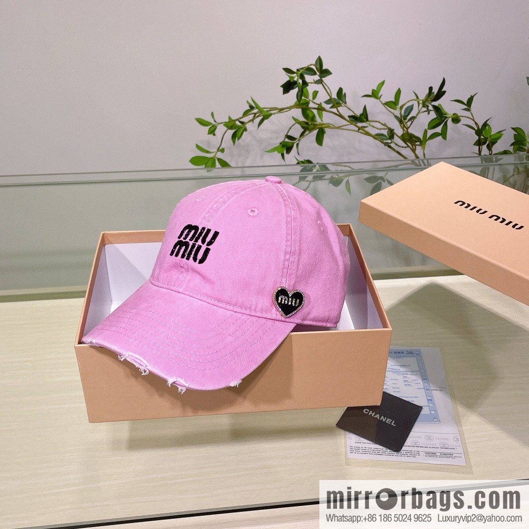 MIUMIU Miu Miu's new plain baseball cap