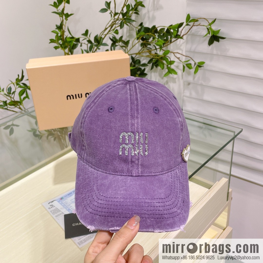 MIUMIU Miu Miu's new plain baseball cap