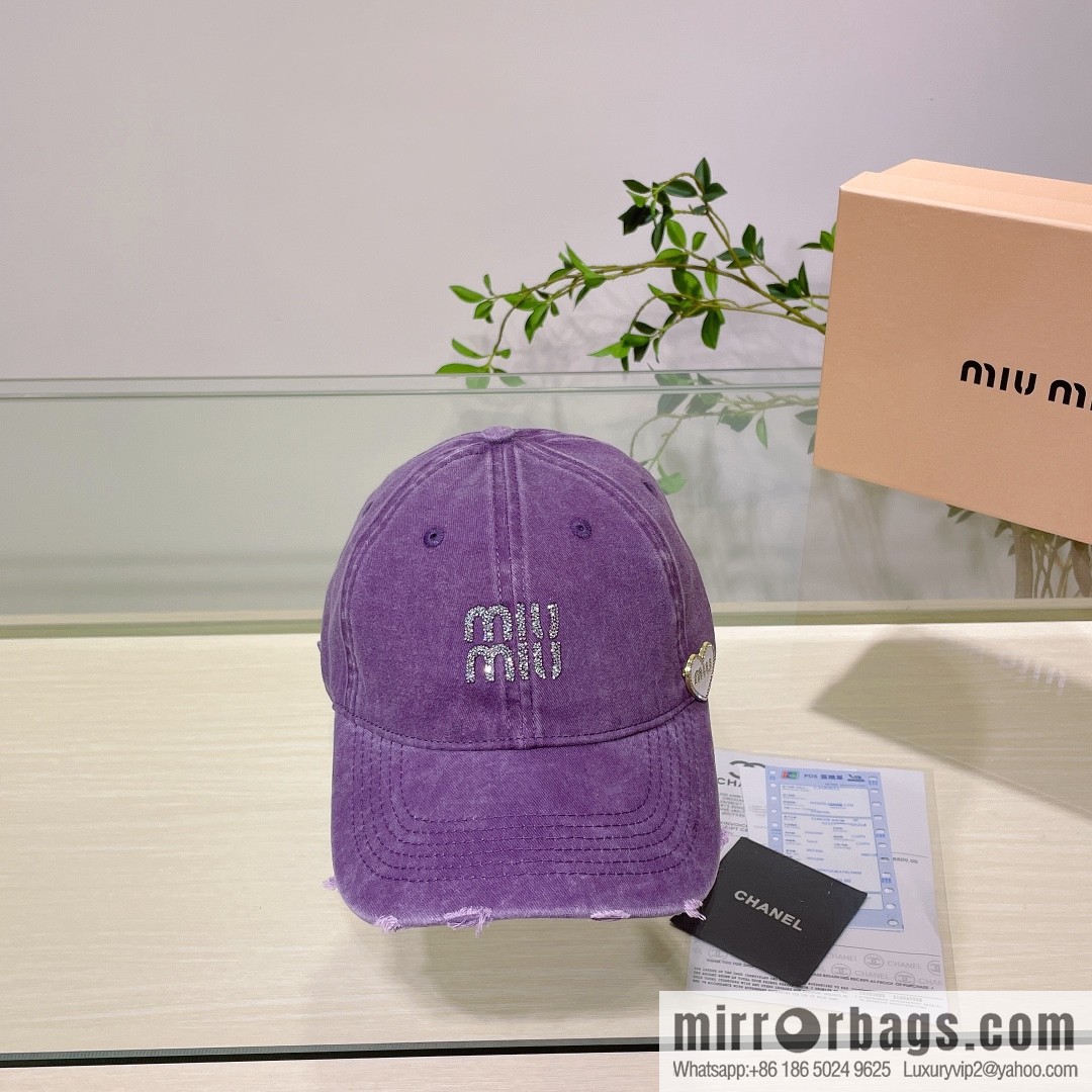 MIUMIU Miu Miu's new plain baseball cap