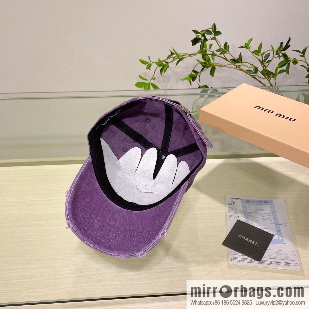 MIUMIU Miu Miu's new plain baseball cap