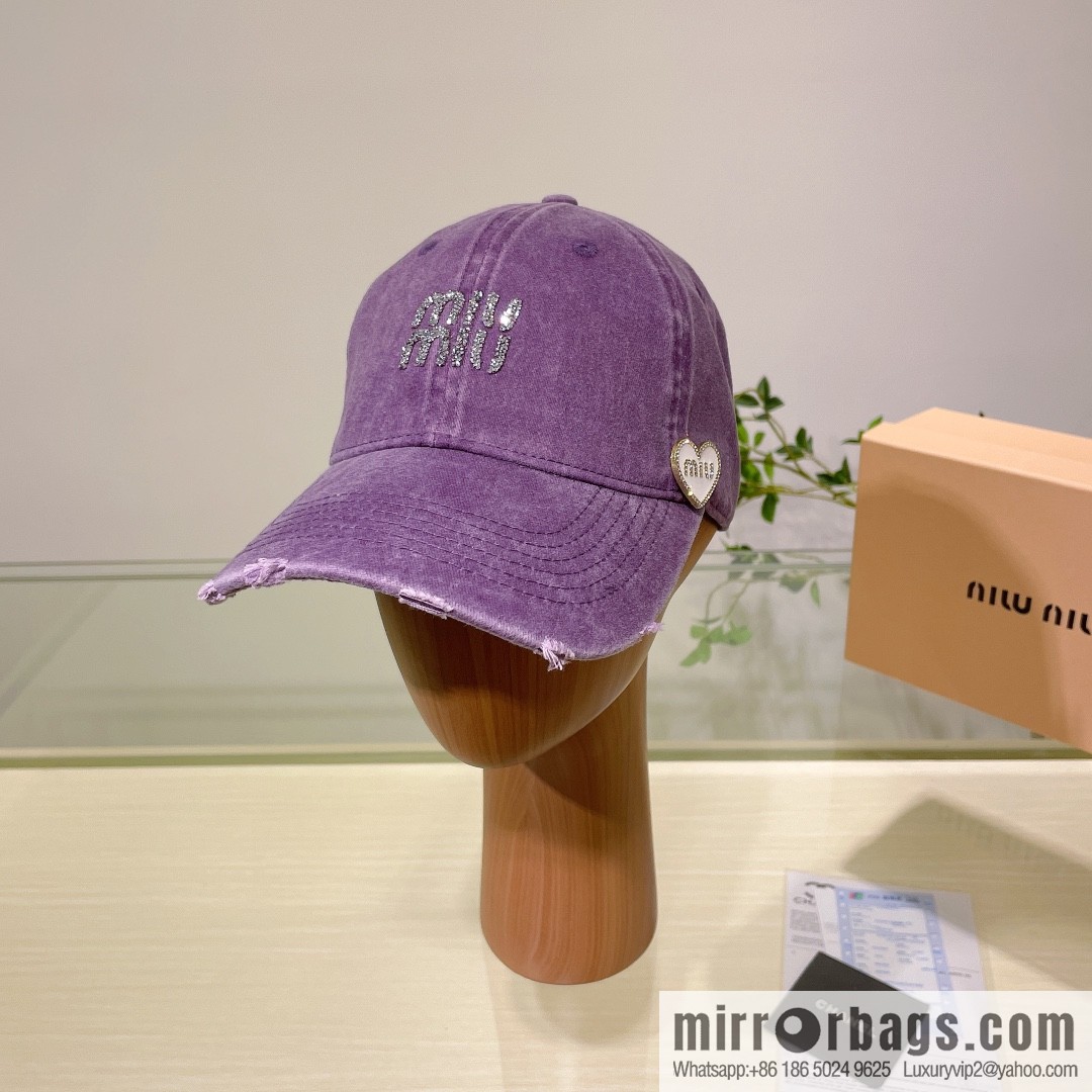 MIUMIU Miu Miu's new plain baseball cap