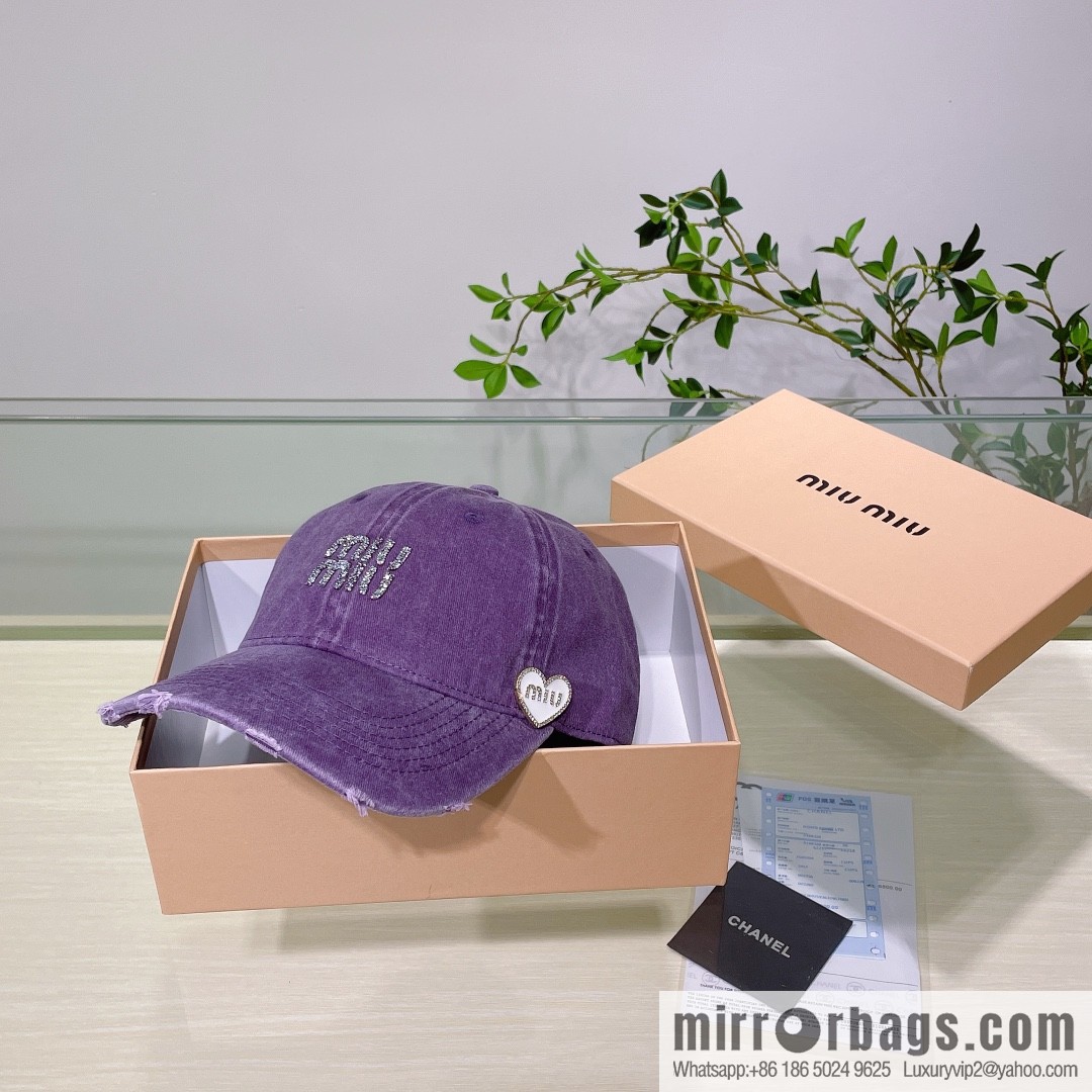 MIUMIU Miu Miu's new plain baseball cap
