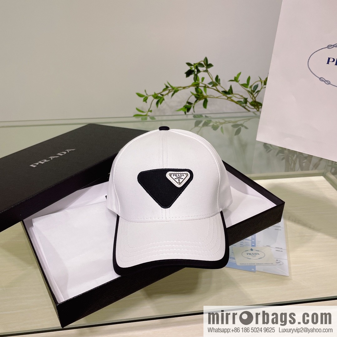 PRADA's new unisex baseball cap