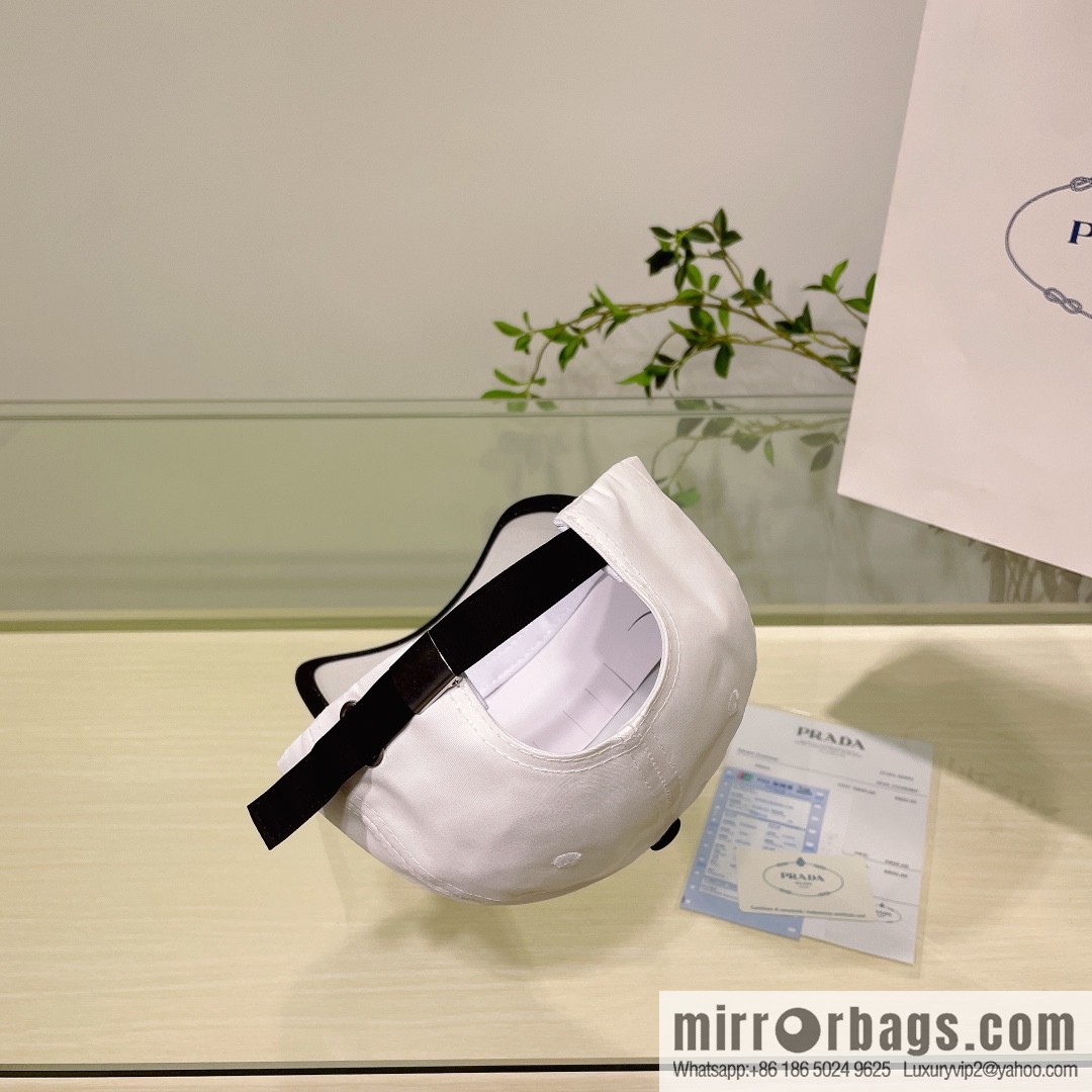 PRADA's new unisex baseball cap