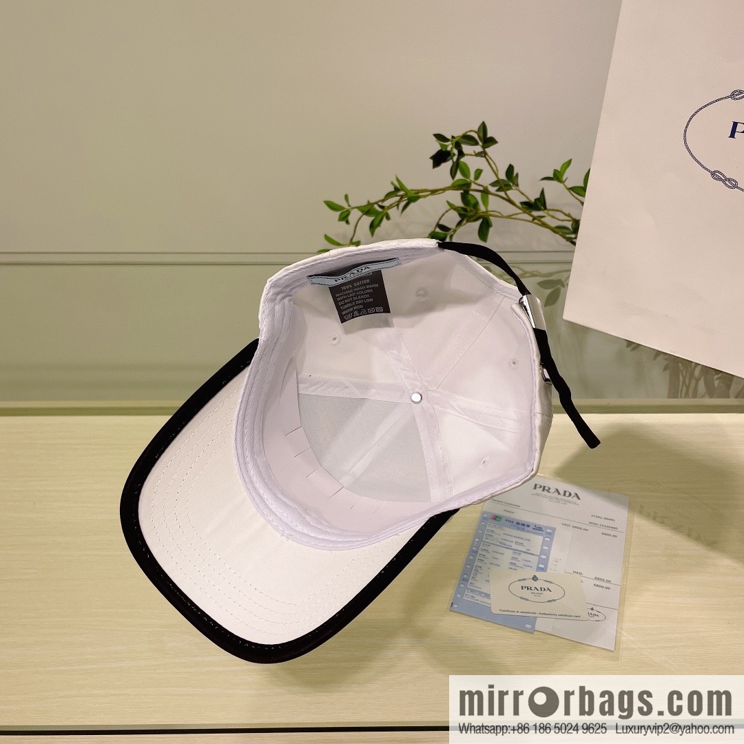 PRADA's new unisex baseball cap