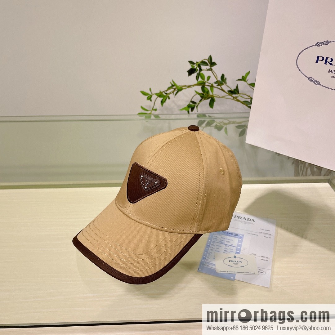 PRADA's new unisex baseball cap