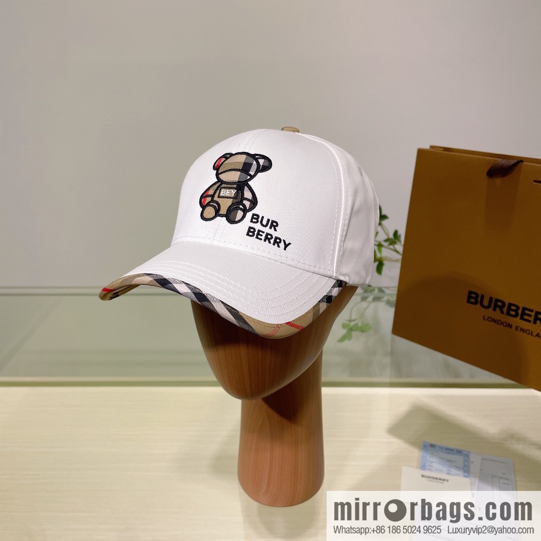 Burberry Burberry three-dimensional embroidery original baseball cap