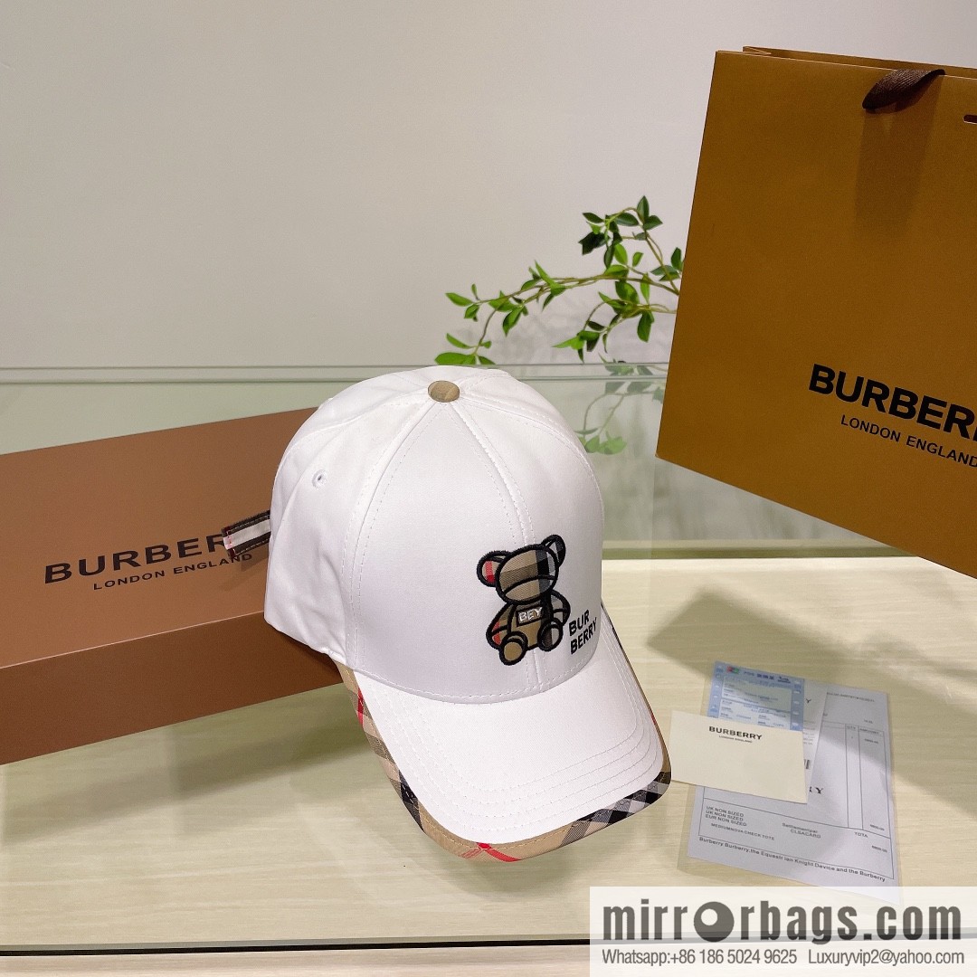 Burberry Burberry three-dimensional embroidery original baseball cap