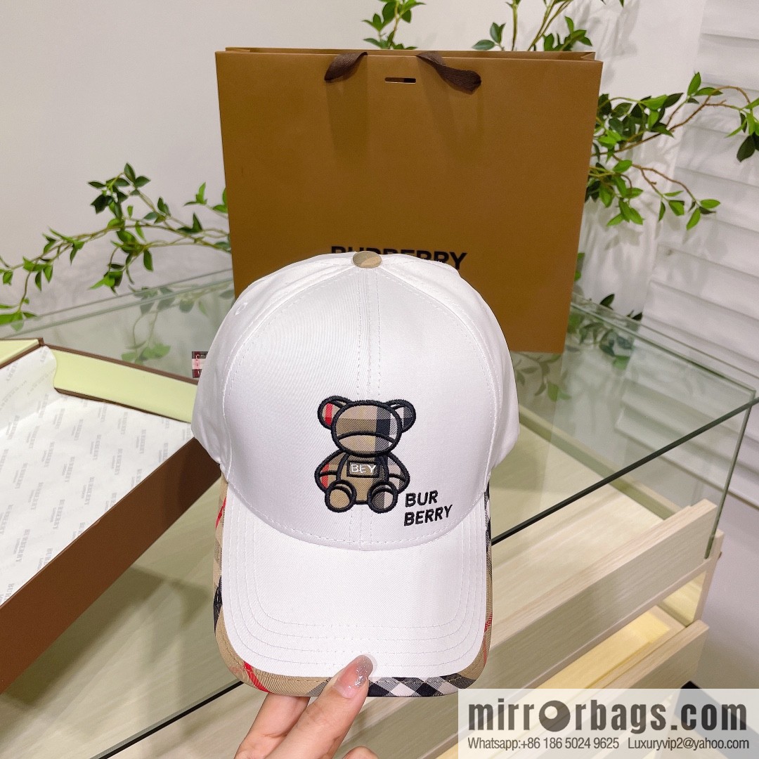 Burberry Burberry three-dimensional embroidery original baseball cap