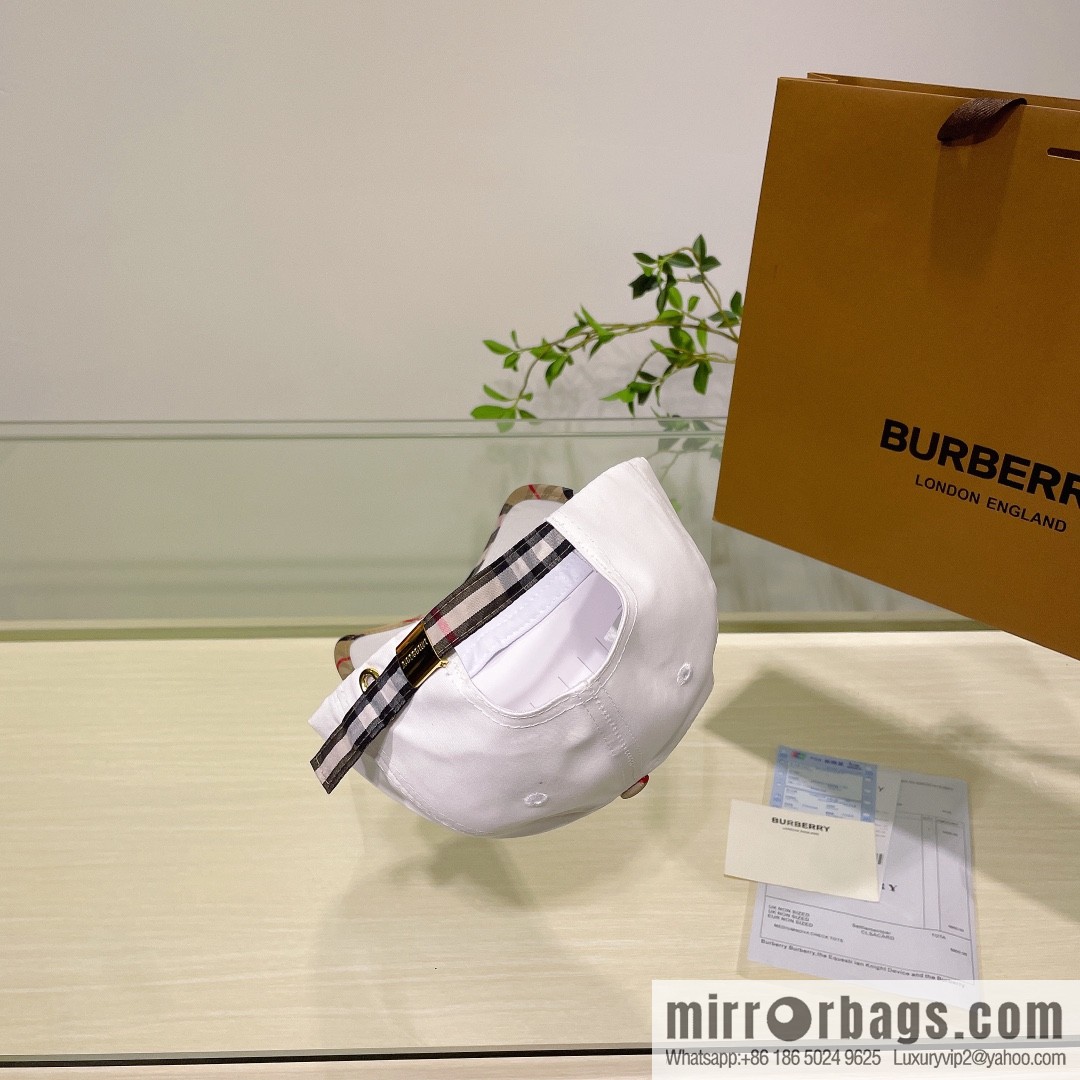 Burberry Burberry three-dimensional embroidery original baseball cap