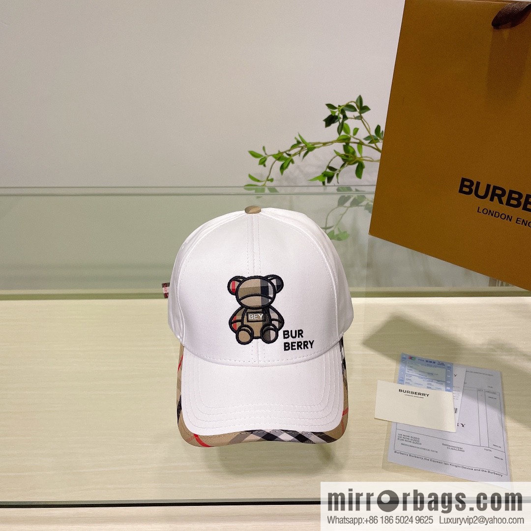 Burberry Burberry three-dimensional embroidery original baseball cap