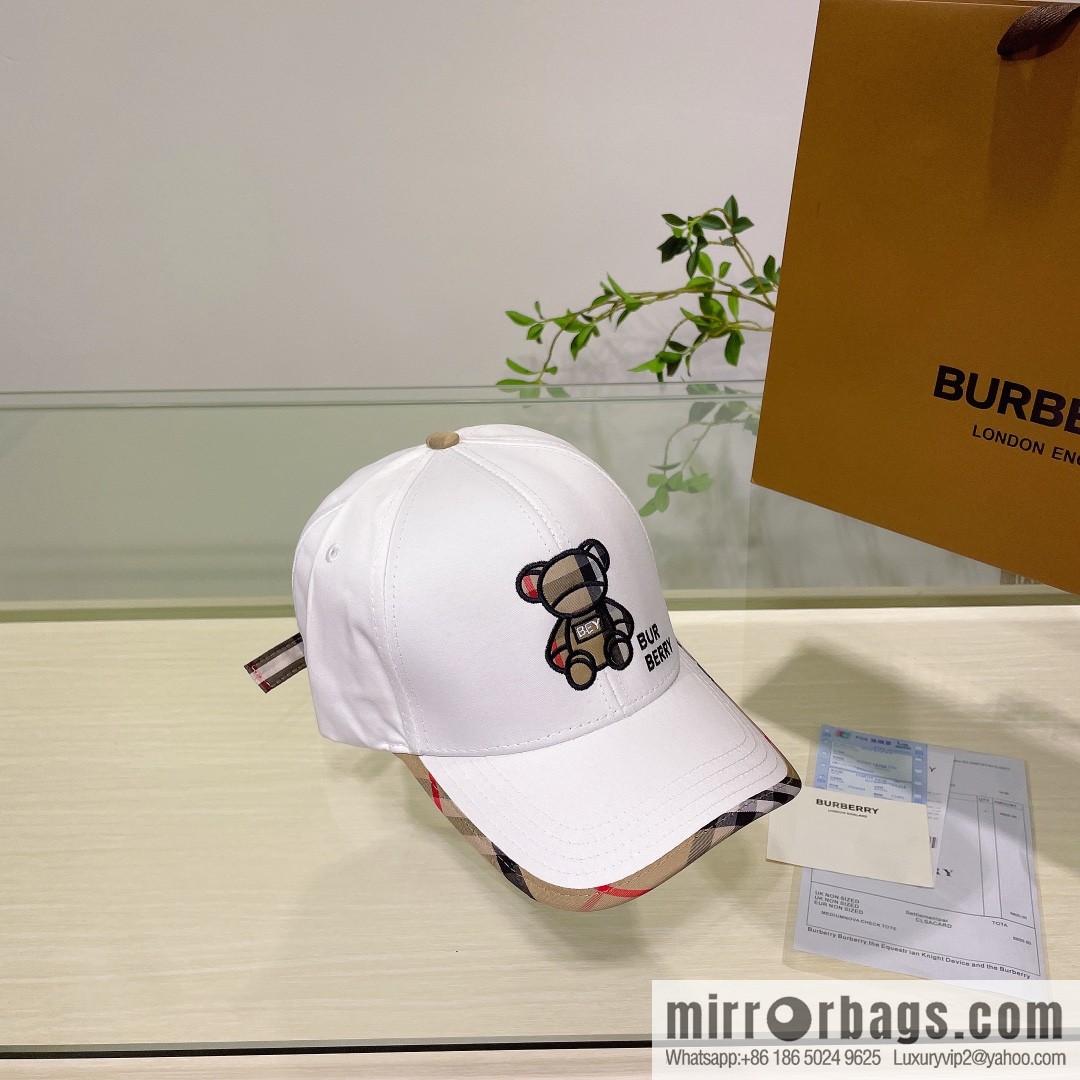 Burberry Burberry three-dimensional embroidery original baseball cap