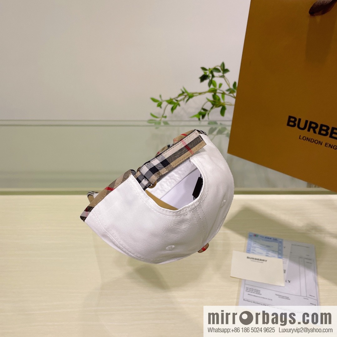 Burberry Burberry three-dimensional embroidery original baseball cap