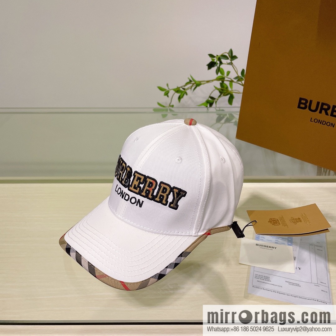 Burberry Burberry three-dimensional embroidery original baseball cap