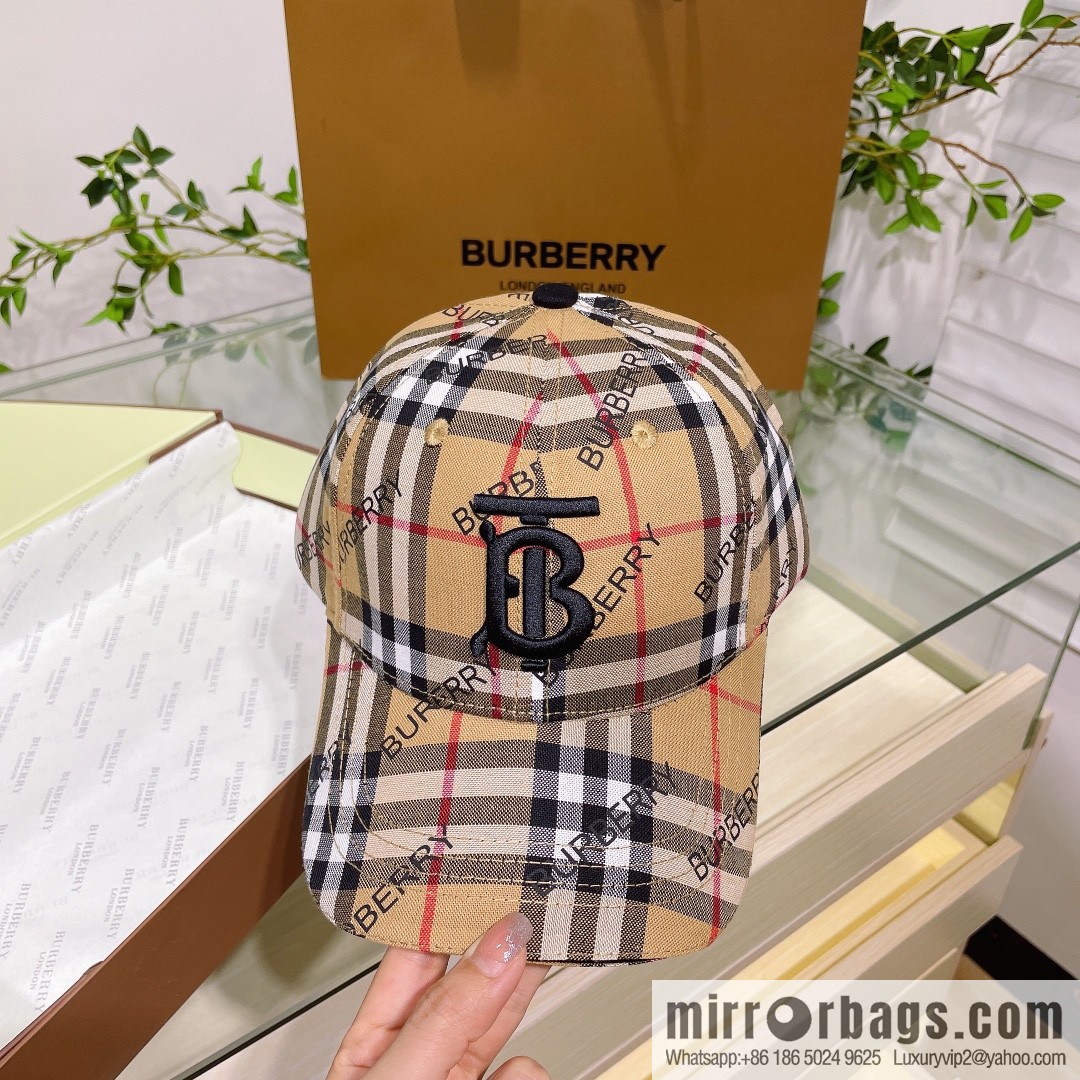 Burberry Burberry three-dimensional embroidery original baseball cap