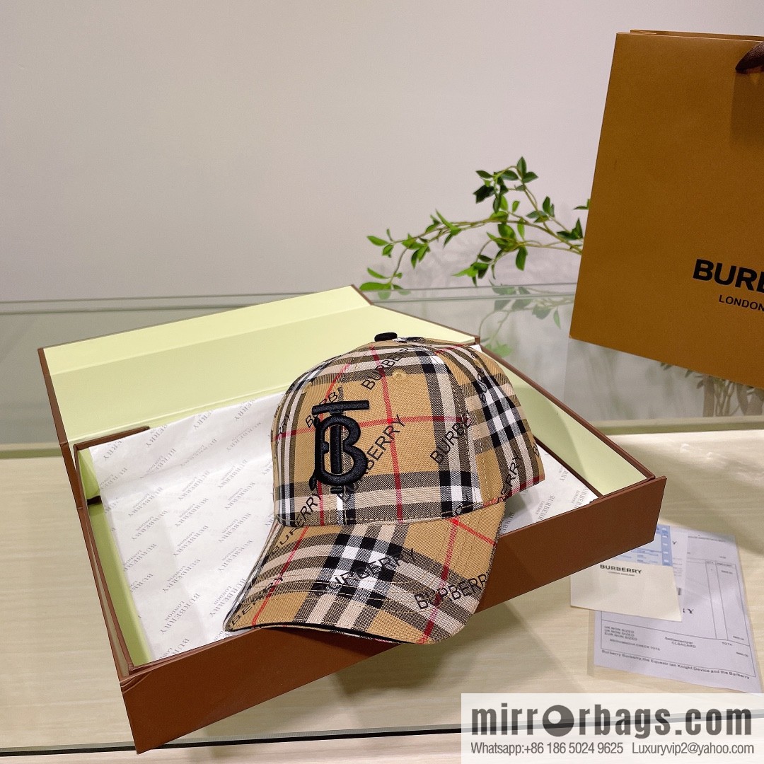 Burberry Burberry three-dimensional embroidery original baseball cap