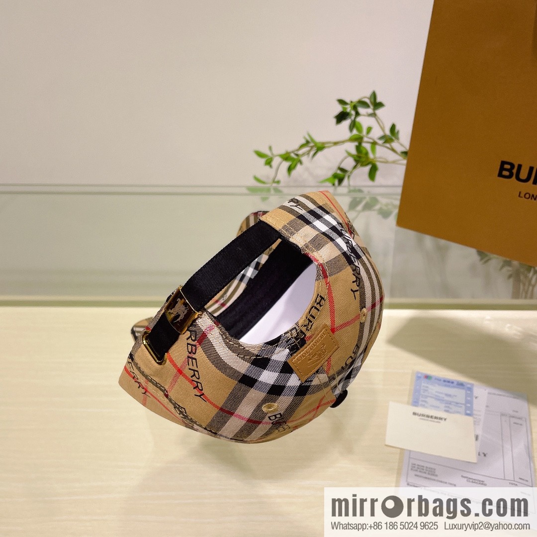 Burberry Burberry three-dimensional embroidery original baseball cap