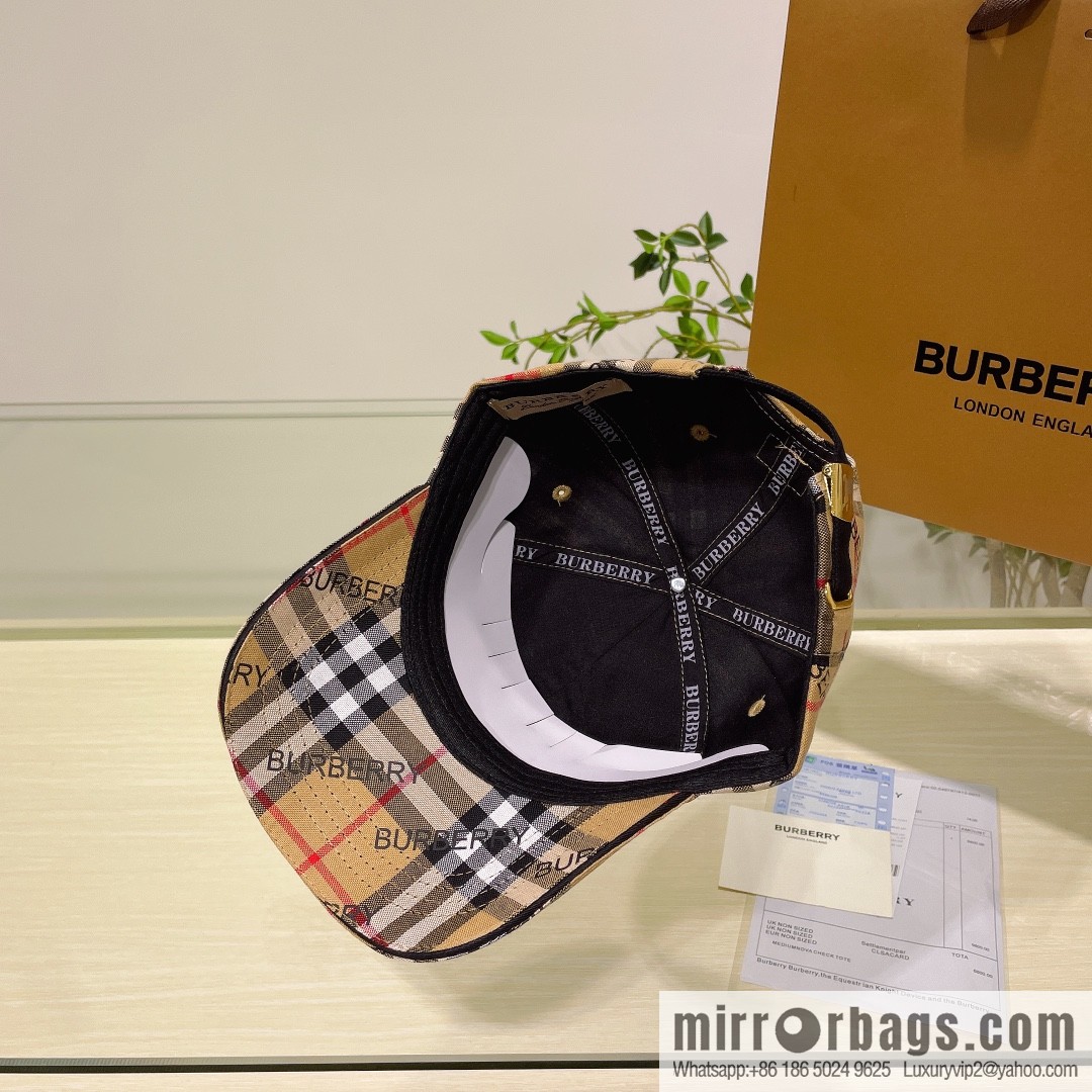 Burberry Burberry three-dimensional embroidery original baseball cap