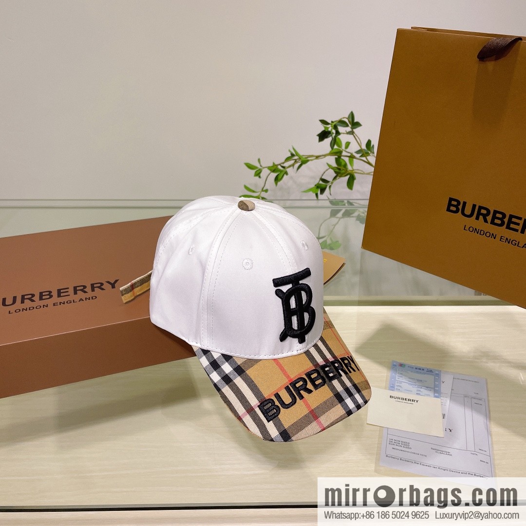 Burberry Burberry three-dimensional embroidery original baseball cap