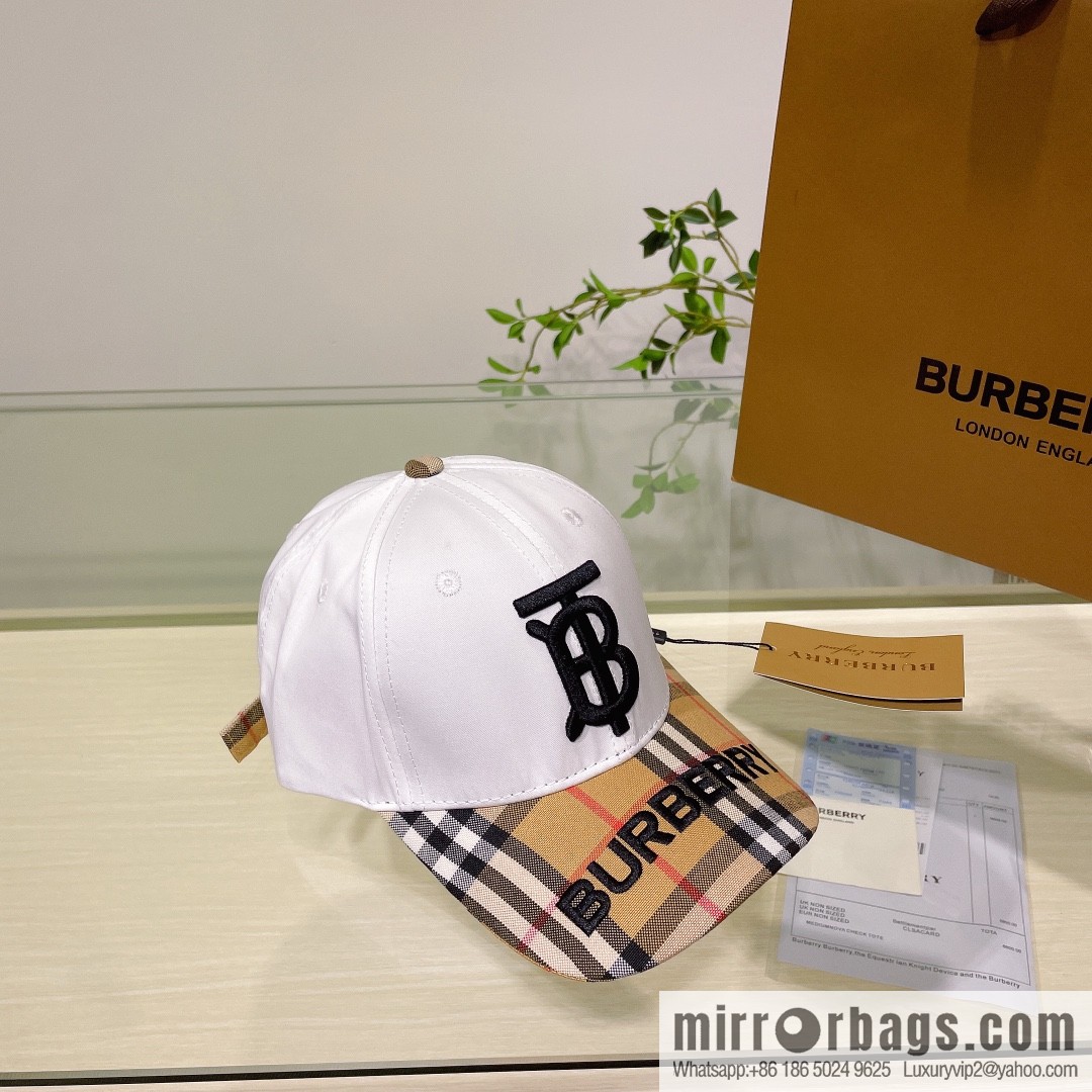 Burberry Burberry three-dimensional embroidery original baseball cap