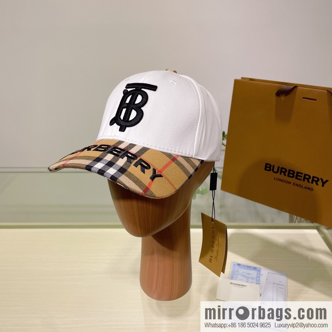 Burberry Burberry three-dimensional embroidery original baseball cap