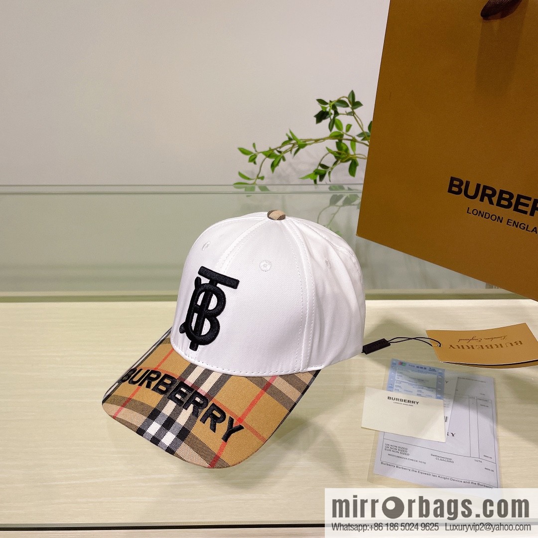 Burberry Burberry three-dimensional embroidery original baseball cap