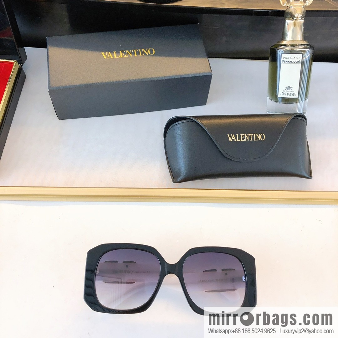 VALENTINO Valentino Large Box Unisex Sunglasses
