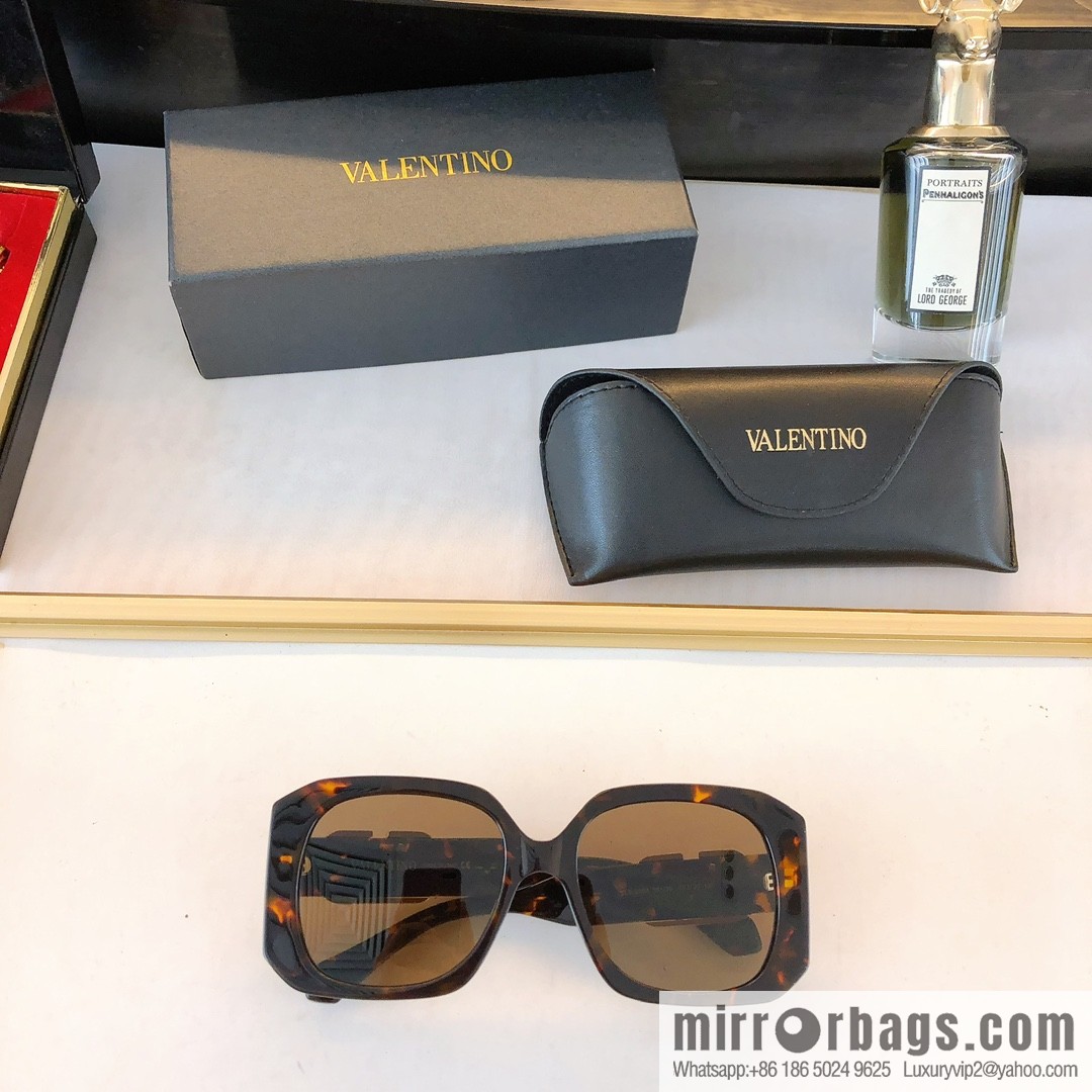 VALENTINO Valentino Large Box Unisex Sunglasses