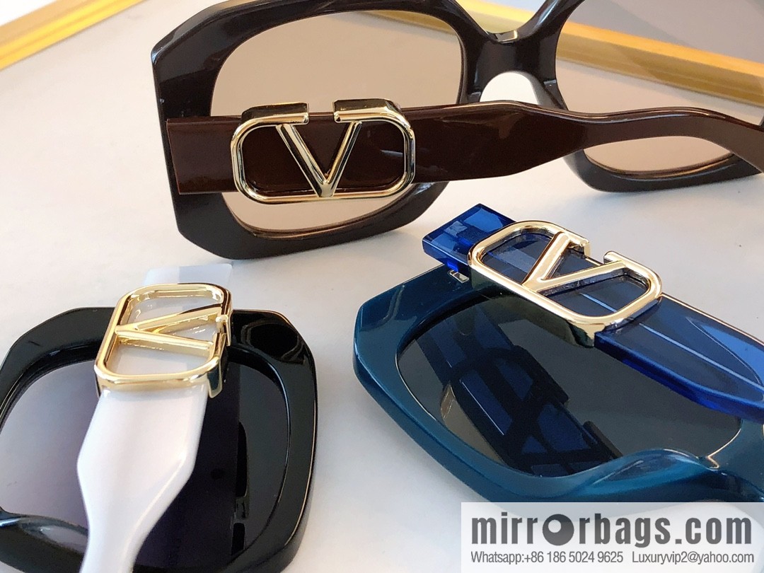 VALENTINO Valentino Large Box Unisex Sunglasses