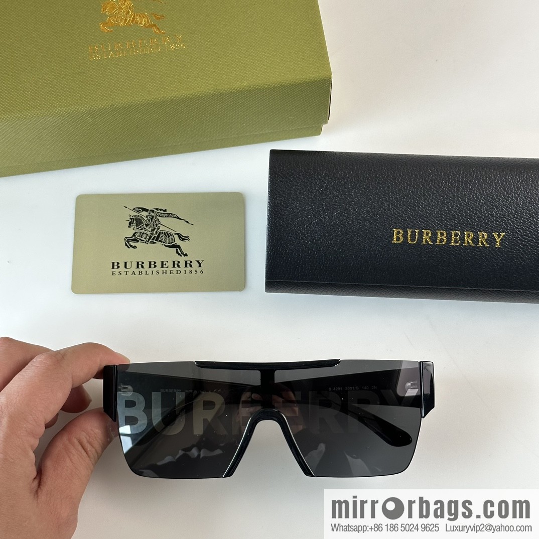 Burberry Burberry Men's and Women's One-piece Sunglasses